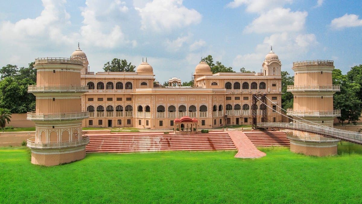 Sheesh Mahal (Palace of Mirrors)